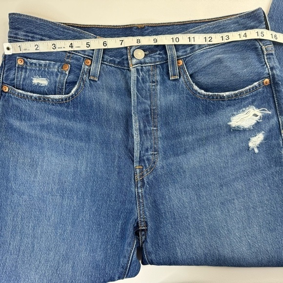 Levi’s 501 Button Fly Short Skinny Distressed Jeans Womens 28 X 28 - Picture 6 of 15